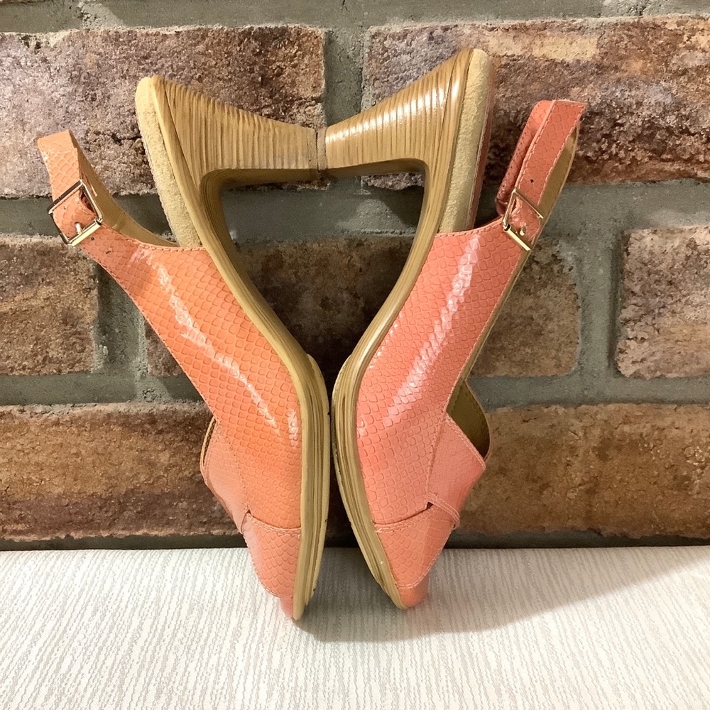 SOFTSPOTS Coral Patent Leather Slingback Sandals - Picture 5 of 12